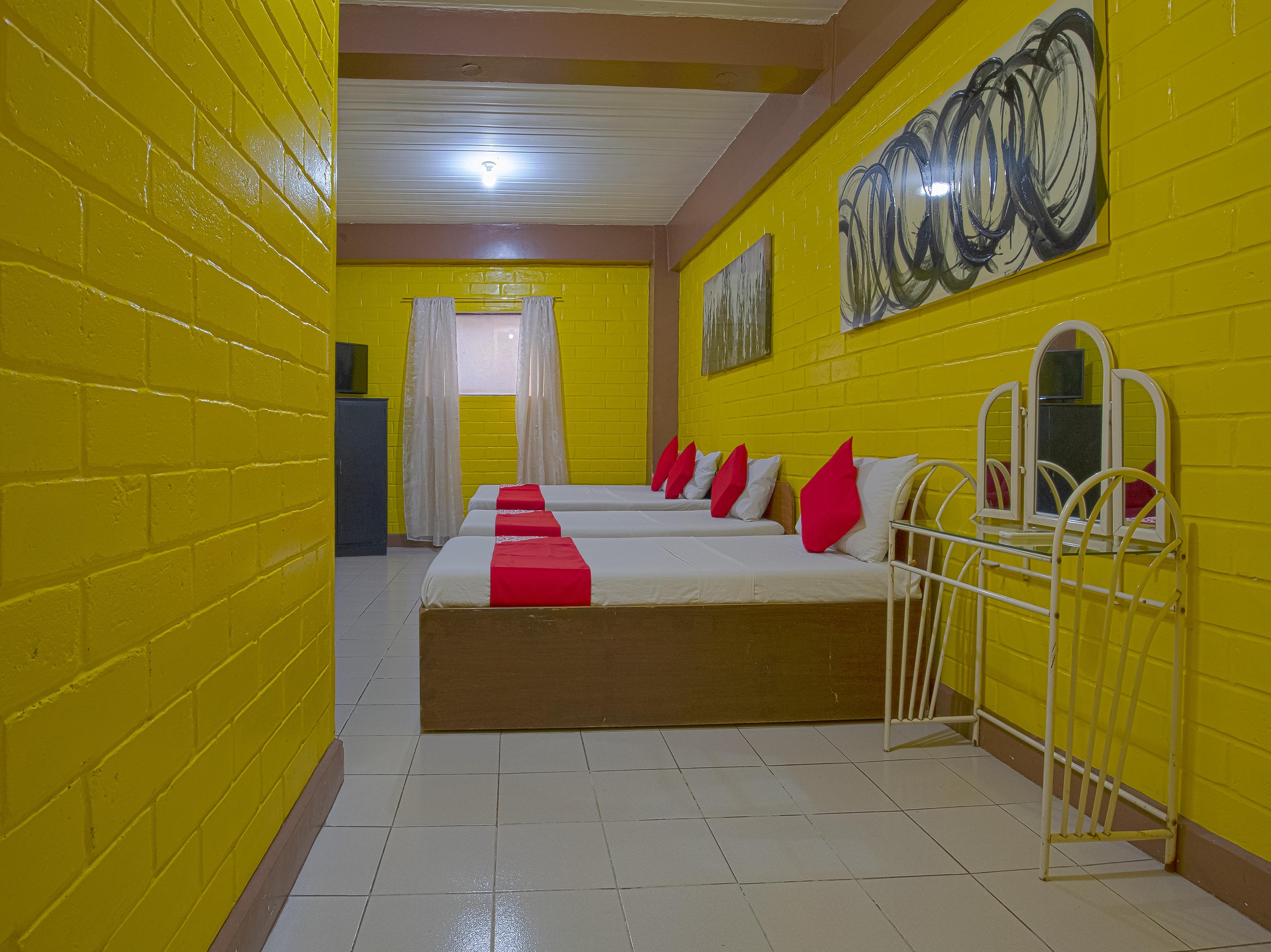 Reddoorz At La Maria Pension And Tourist Inn 宿务 外观 照片