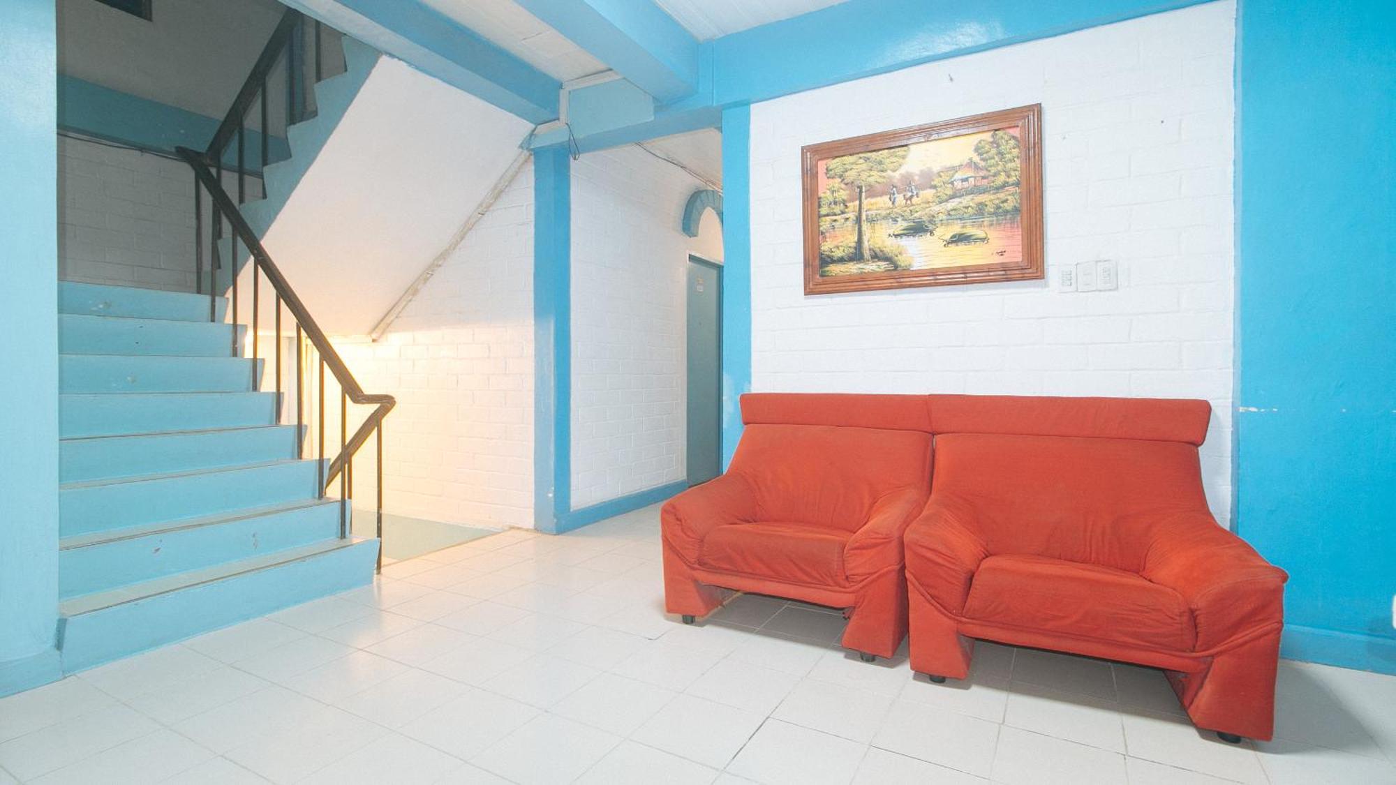 Reddoorz At La Maria Pension And Tourist Inn 宿务 外观 照片