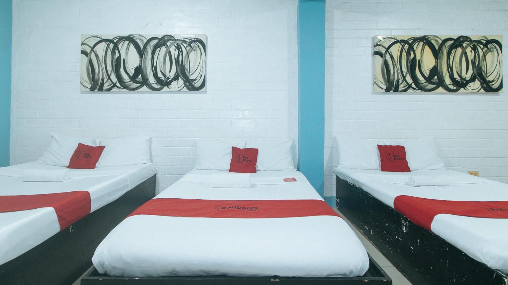 Reddoorz At La Maria Pension And Tourist Inn 宿务 外观 照片