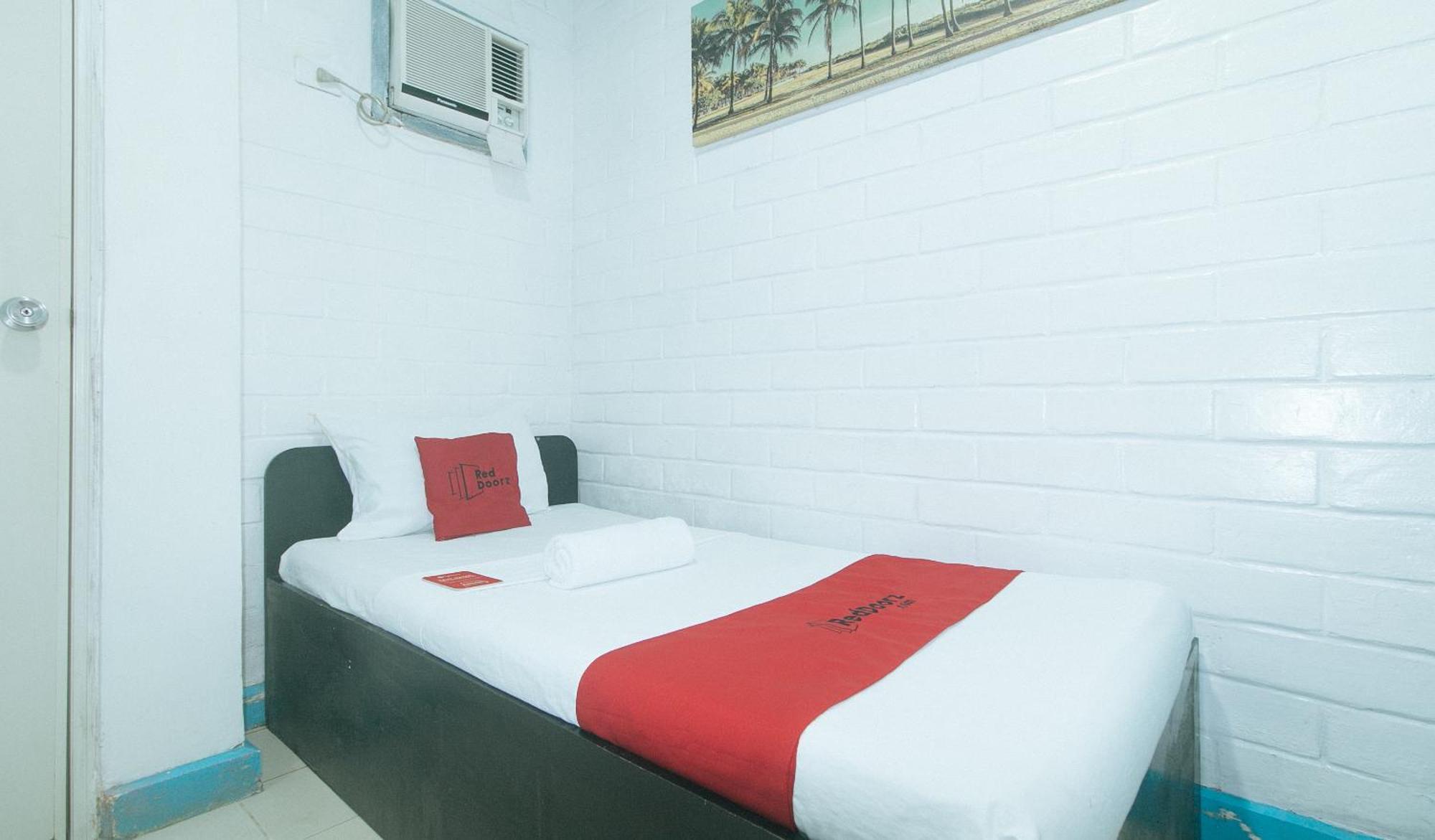 Reddoorz At La Maria Pension And Tourist Inn 宿务 外观 照片