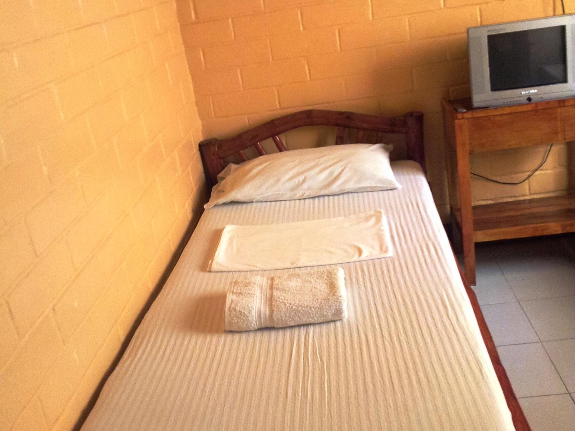 Reddoorz At La Maria Pension And Tourist Inn 宿务 外观 照片